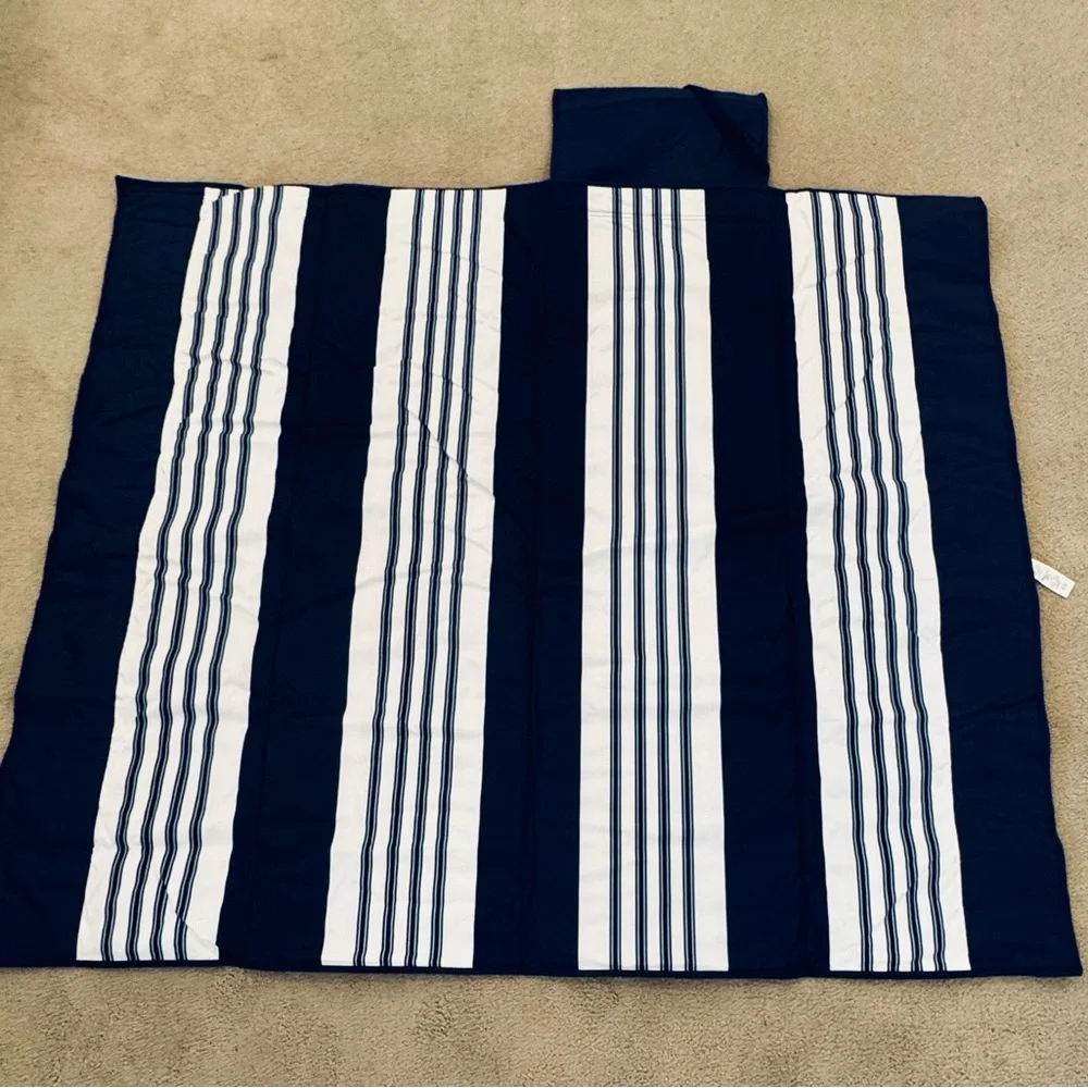 Pottery Barn Navy & White Variegated Beach Blanket NWT